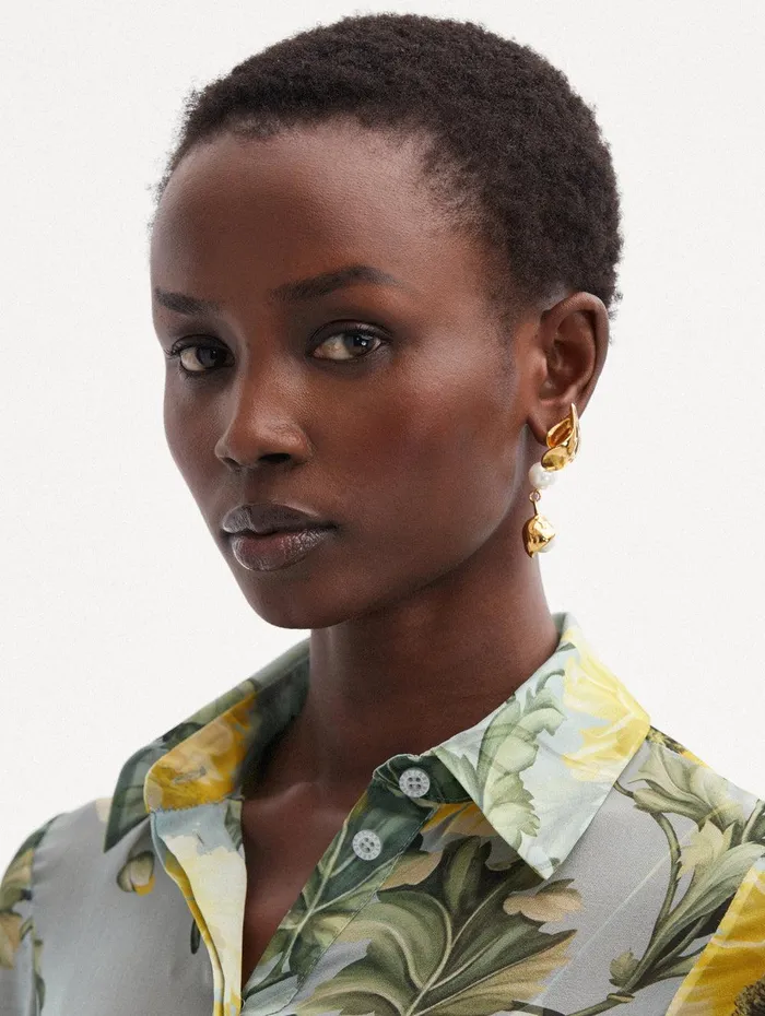 Abstract Leaf Pearl Drop Earrings Gold Women Oscar De La Renta Earrings Abstract Leaf Pearl Drop Earrings Gold Women Oscar De La Renta Earrings