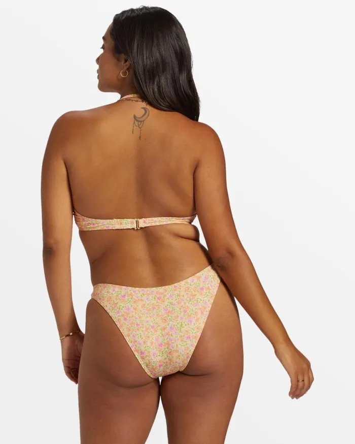 Billabong Summer Breeze Kayden Underwire Bikini Top Peach Whip Womens Bikini Tops Billabong Summer Breeze Kayden Underwire Bikini Top Peach Whip Womens Bikini Tops