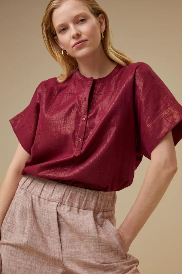 ByBar Blouses Vrouwelijk Bo Metallic Blouse Grenache ByBar Blouses Vrouwelijk Bo Metallic Blouse Grenache