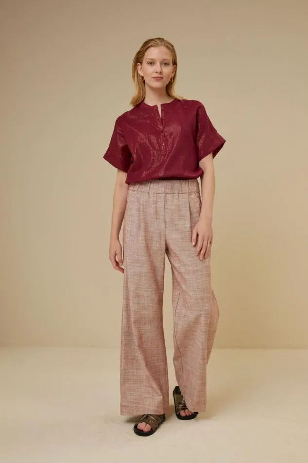 ByBar Blouses Vrouwelijk Bo Metallic Blouse Grenache ByBar Blouses Vrouwelijk Bo Metallic Blouse Grenache