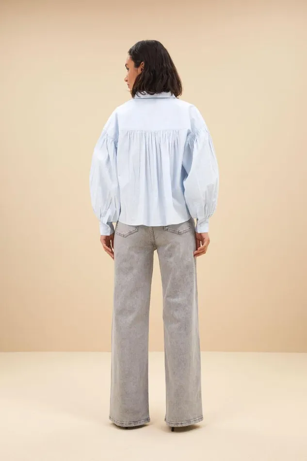 ByBar Blouses Vrouwelijk Sarah Short Chambray Blouse Light Blue ByBar Blouses Vrouwelijk Sarah Short Chambray Blouse Light Blue