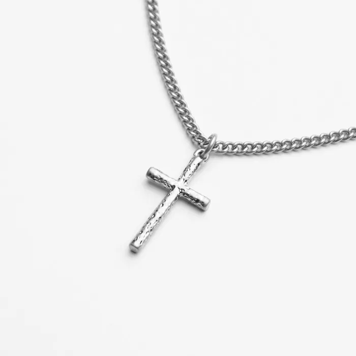 Closure London Textured Cross Pendant Necklace Silver Men Jewellery