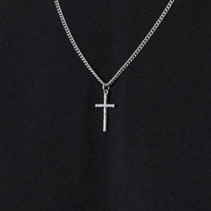 Closure London Textured Cross Pendant Necklace Silver Men Jewellery
