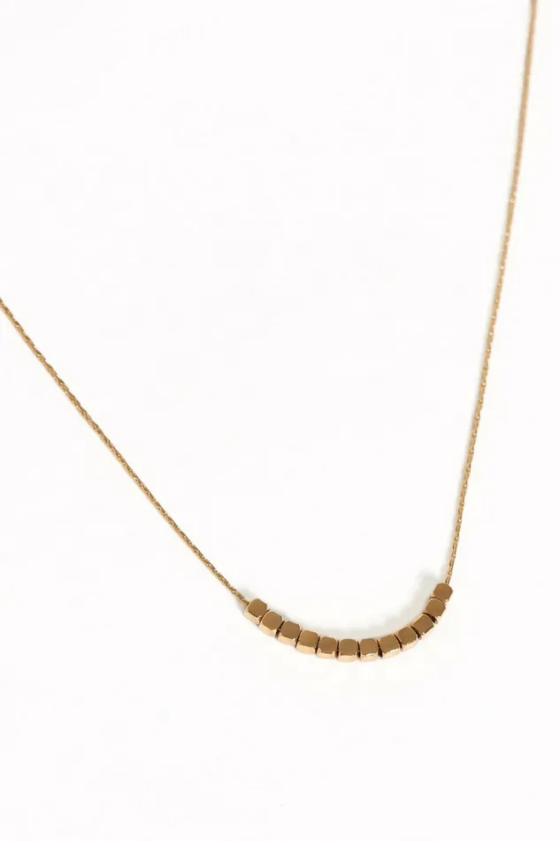 Everlyn Necklace Gold Women Necklaces Petal and Pup