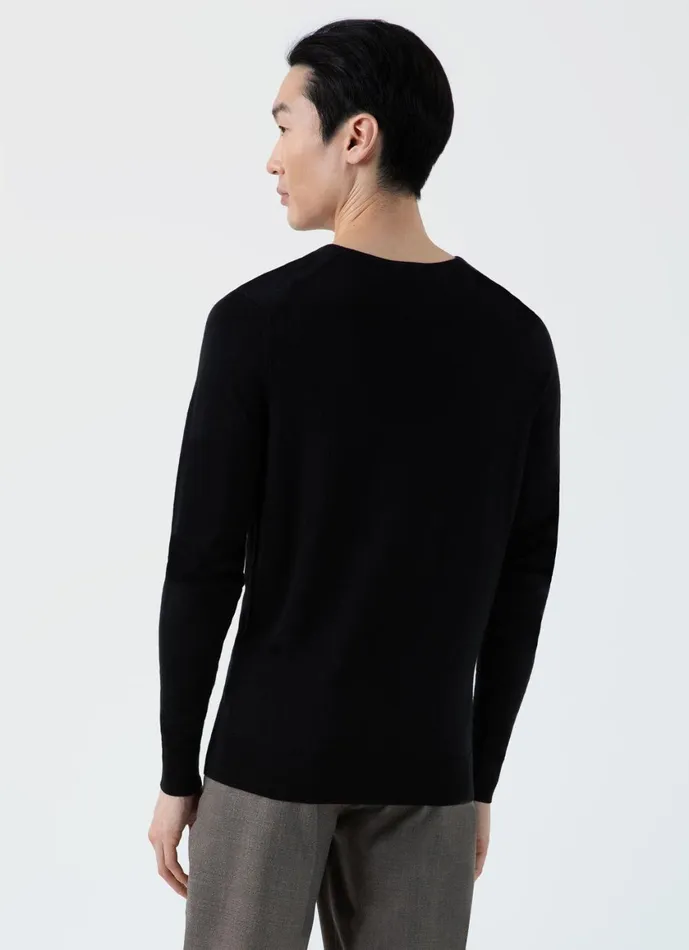 ExtraFine Merino V Neck Black Men SUNSPEL Knitwear