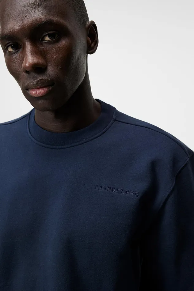 Men Chip Crew Neck Sweatshirt JL Navy JLindeberg Sweatshirts Men Chip Crew Neck Sweatshirt JL Navy JLindeberg Sweatshirts