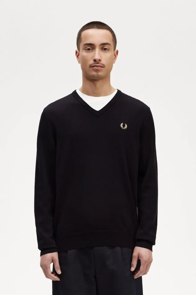 Men Classic VNeck Jumper Black Fred Perry Knitwear