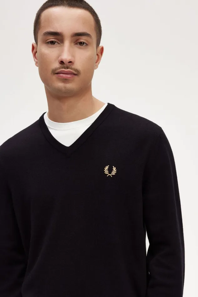 Men Classic VNeck Jumper Black Fred Perry Knitwear