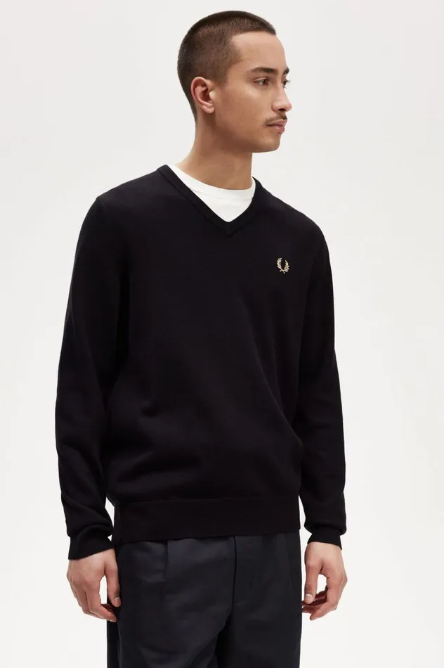 Men Classic VNeck Jumper Black Fred Perry Knitwear