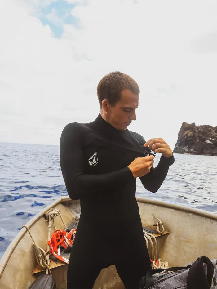Mens Modulator 22mm Long Sleeve Fullsuit 8211 Black Mens Volcom Wetsuits