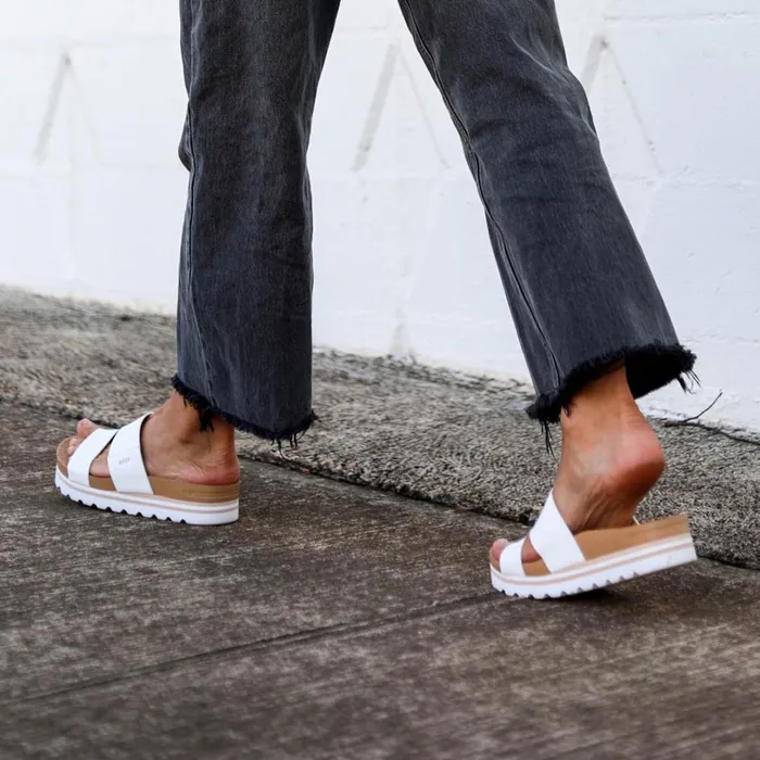 Reef Cushion Vista Hi Cloud Women Sandals Reef Cushion Vista Hi Cloud Women Sandals