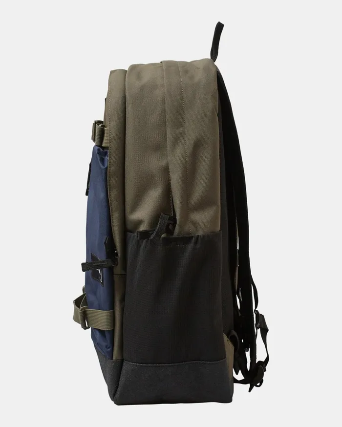RVCA Backpacks Luggage Curb Skate 29 L Skate Backpack Navy 8211 WomenMenBoys