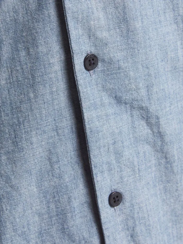Shirts JACK and JONES Mens DEBOSSED BUTTON SHORT SLEEVED SHIRT Blue Chambray Blue Gift Ideas