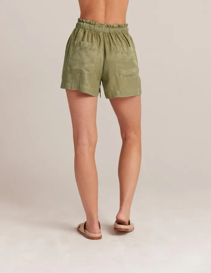 Shorts Women Bella Dahl Kayla Ruffle Waist Sash Short 8211 Khaki Army Shorts Women Bella Dahl Kayla Ruffle Waist Sash Short 8211 Khaki Army