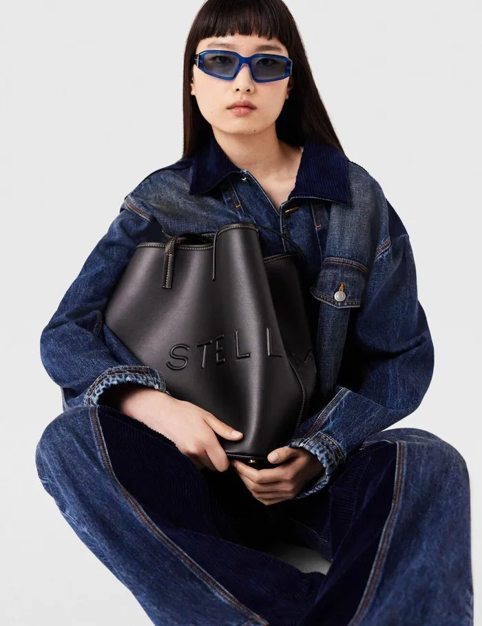 Stella McCartney TopHandle Bags Women Logo Monochrome Large Tote Bag Pitch Black Stella McCartney TopHandle Bags Women Logo Monochrome Large Tote Bag Pitch Black