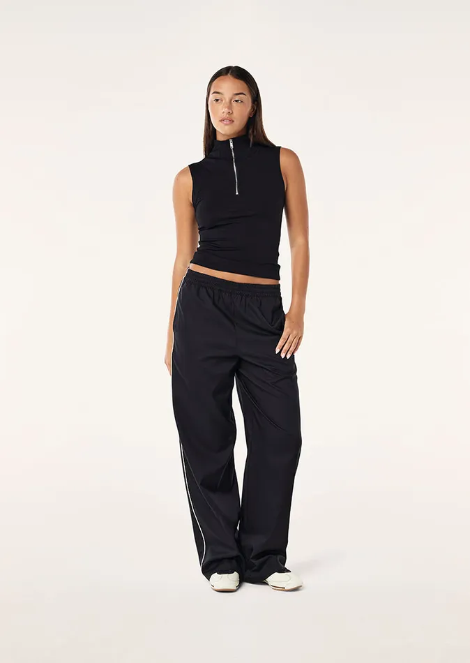 StudioSoft ROUTINE QUARTER ZIP TANK IN BLACK 8211 PE Nation Women