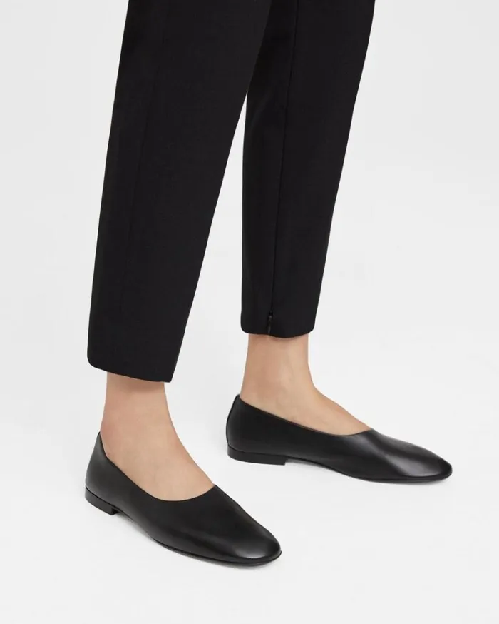 Theory Round Flat In Leather Black Women Shoes