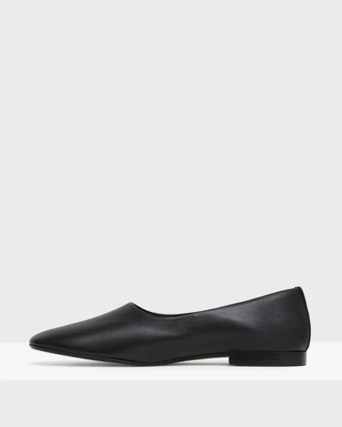 Theory Round Flat In Leather Black Women Shoes