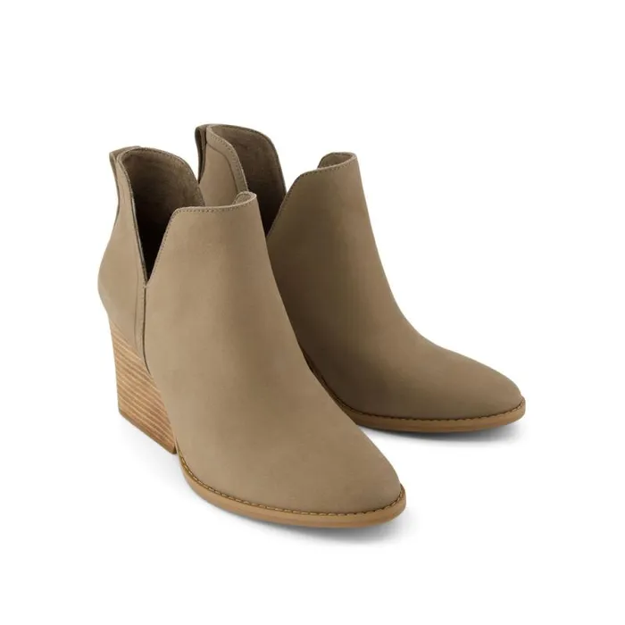 Toms Boots and Booties Eliza Heeled Boot Dune Nubuck Leather 8211 Women Toms Boots and Booties Eliza Heeled Boot Dune Nubuck Leather 8211 Women