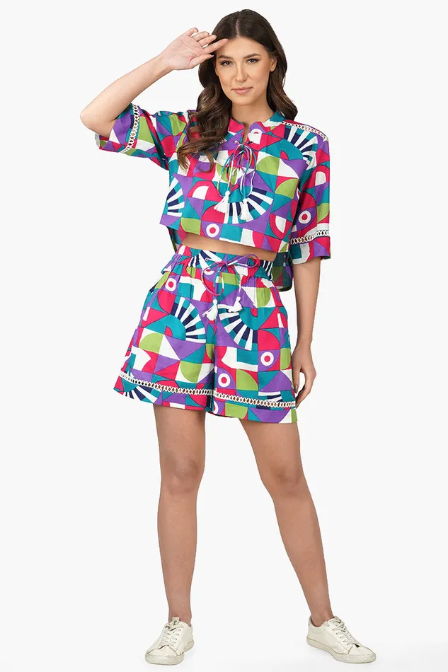 Tops America and Beyond Women Geo Toucan Viscose Top