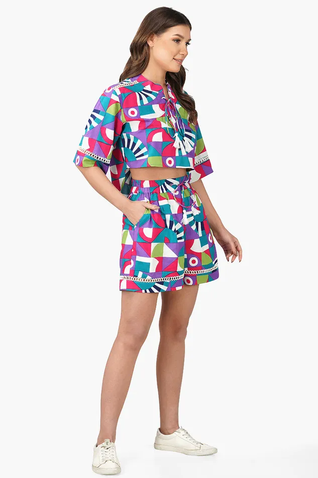 Tops America and Beyond Women Geo Toucan Viscose Top