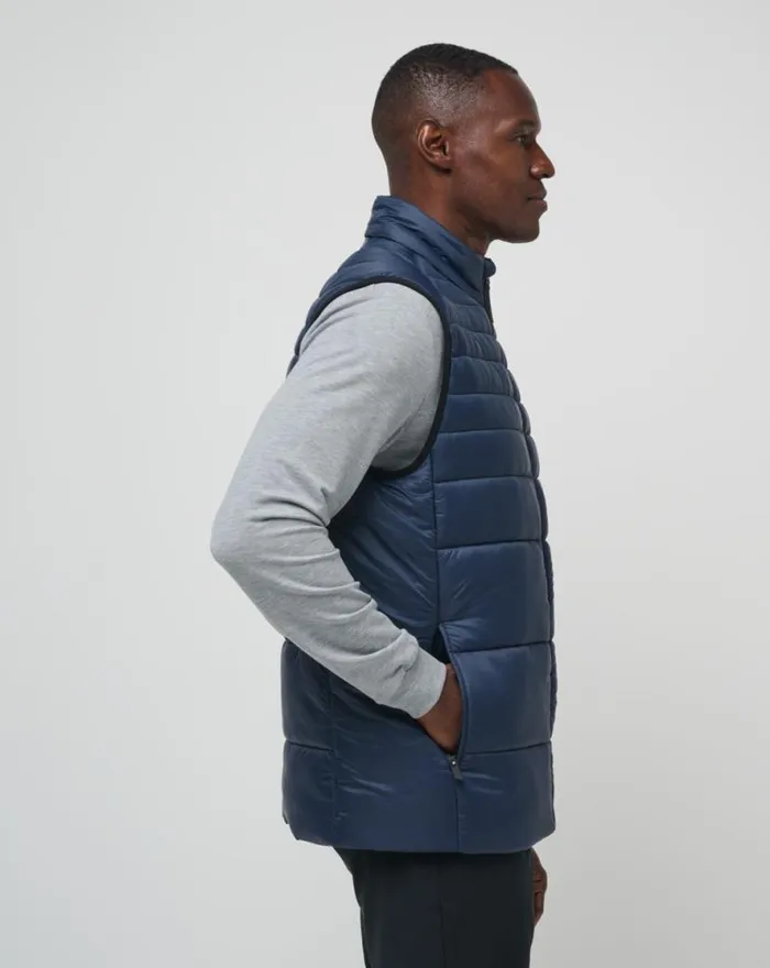 TravisMathew AVES TECH PUFFER VEST Total Eclipse Men Vests TravisMathew AVES TECH PUFFER VEST Total Eclipse Men Vests