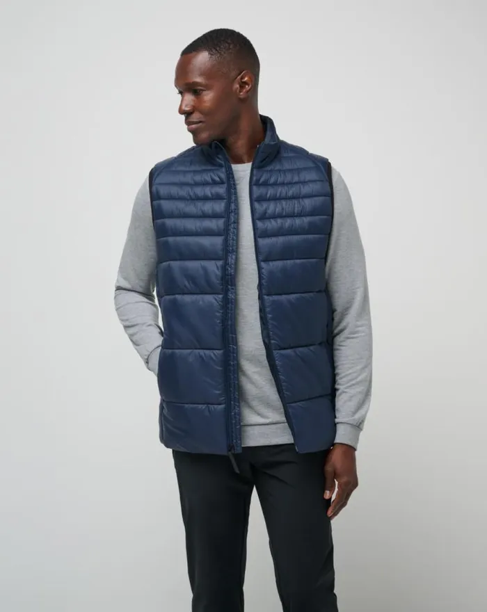 TravisMathew AVES TECH PUFFER VEST Total Eclipse Men Vests TravisMathew AVES TECH PUFFER VEST Total Eclipse Men Vests