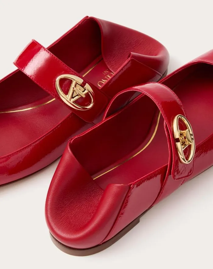 Valentino Ballerinas Woman Vlogo Locker Maryjane Ballerina In Naplack For Woman In Rose Quartz Rose Quartz Valentino Ballerinas Woman Vlogo Locker Maryjane Ballerina In Naplack For Woman In Rose Quartz Rose Quartz