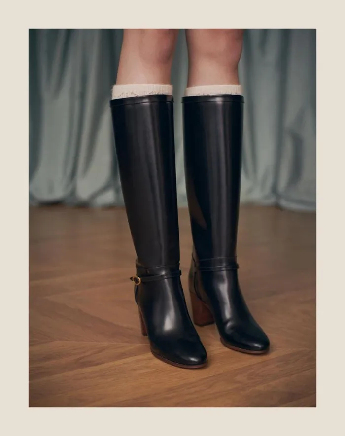 Valentino Boots Woman Pattie Calfskin Boot 75mm For Woman In Ivory Ivory Valentino Boots Woman Pattie Calfskin Boot 75mm For Woman In Ivory Ivory