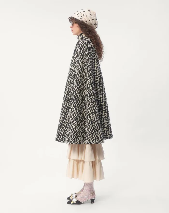 Valentino Coats And Outerwear Woman Geometric Tweed Cape For Woman In Ivoryblack Ivoryblack Valentino Coats And Outerwear Woman Geometric Tweed Cape For Woman In Ivoryblack Ivoryblack