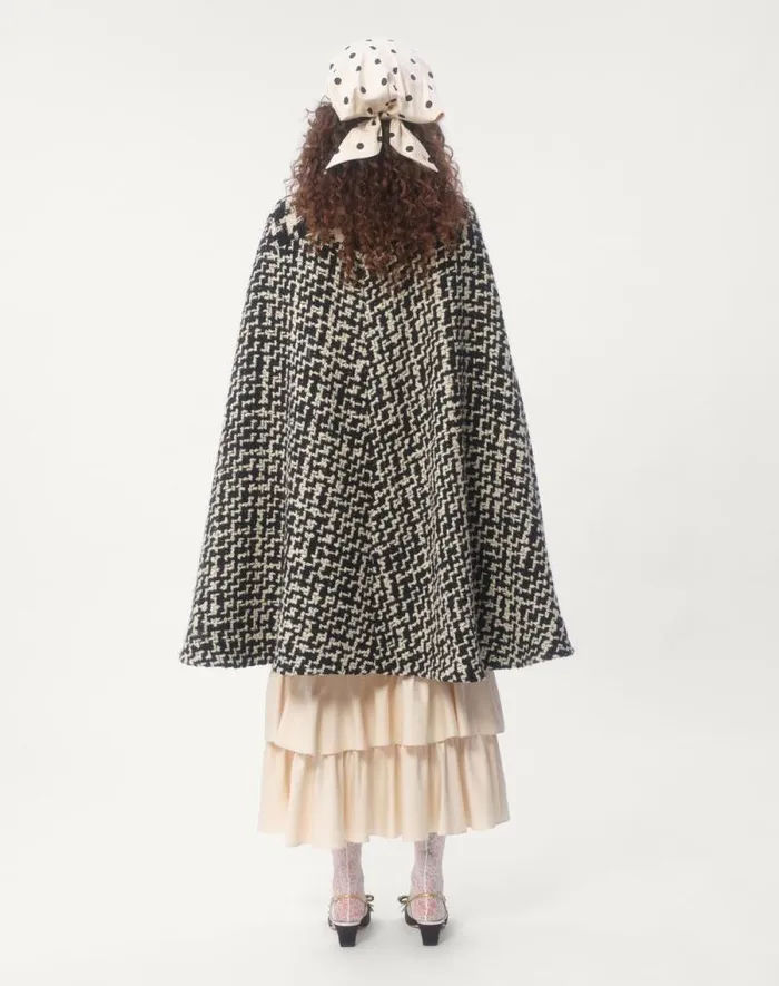 Valentino Coats And Outerwear Woman Geometric Tweed Cape For Woman In Ivoryblack Ivoryblack Valentino Coats And Outerwear Woman Geometric Tweed Cape For Woman In Ivoryblack Ivoryblack