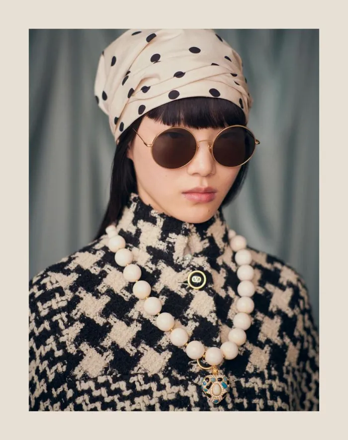 Valentino Coats And Outerwear Woman Geometric Tweed Cape For Woman In Ivoryblack Ivoryblack Valentino Coats And Outerwear Woman Geometric Tweed Cape For Woman In Ivoryblack Ivoryblack