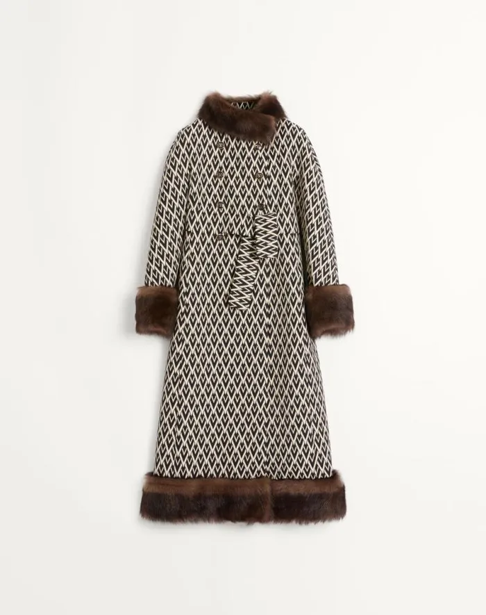 Valentino Coats And Outerwear Woman Toute La V Jacquard Coat For Woman In Blackivory Blackivory Valentino Coats And Outerwear Woman Toute La V Jacquard Coat For Woman In Blackivory Blackivory