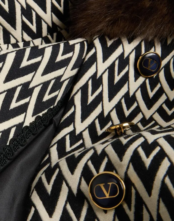 Valentino Coats And Outerwear Woman Toute La V Jacquard Coat For Woman In Blackivory Blackivory Valentino Coats And Outerwear Woman Toute La V Jacquard Coat For Woman In Blackivory Blackivory