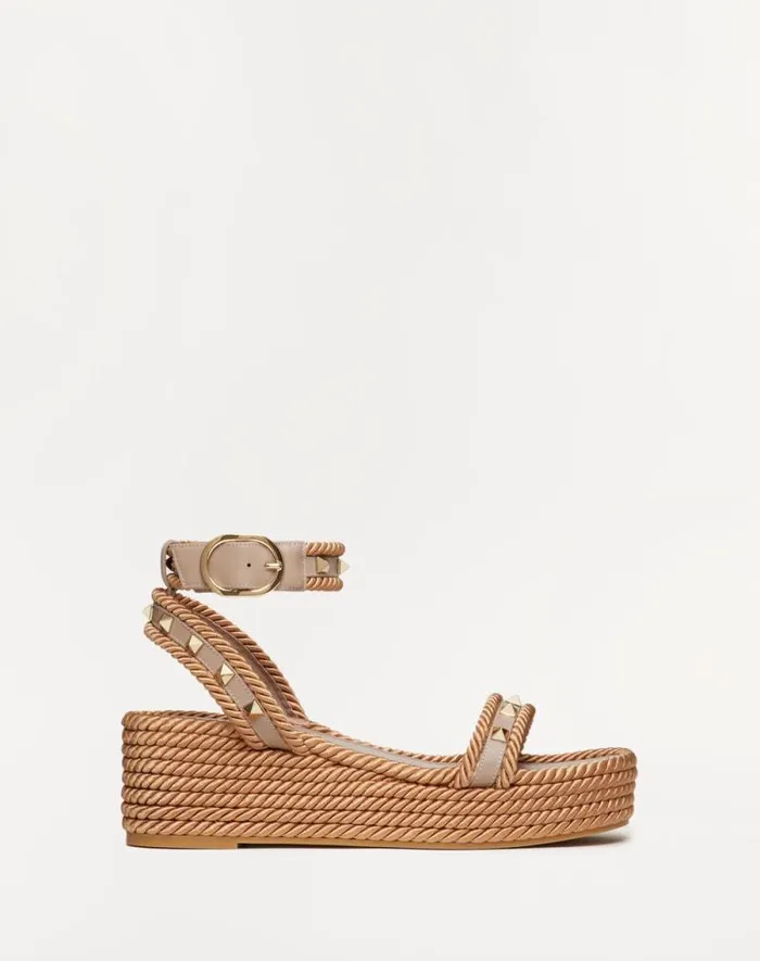 Valentino Espadrilles And Wedges Woman Rockstud Flatform Sandal In Calfskin 45mm For Woman In Black Black Valentino Espadrilles And Wedges Woman Rockstud Flatform Sandal In Calfskin 45mm For Woman In Black Black