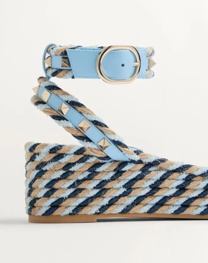 Valentino Espadrilles And Wedges Woman Rockstud Flatform Sandal In Calfskin 45mm For Woman In Blueivory Blueivory Valentino Espadrilles And Wedges Woman Rockstud Flatform Sandal In Calfskin 45mm For Woman In Blueivory Blueivory