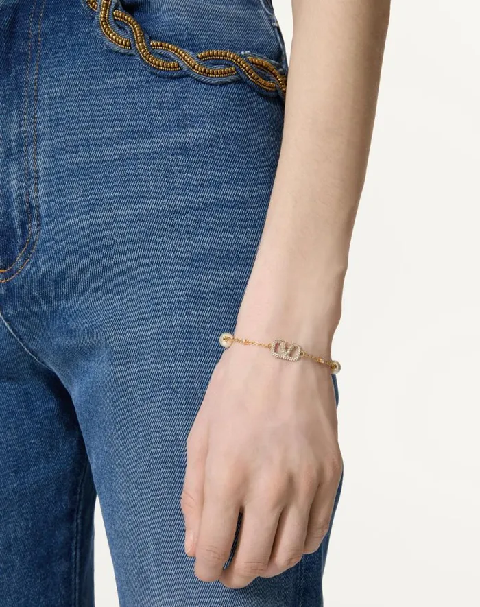 Valentino Jewelry Woman Vlogo Signature Bracelet In Metal Swarovski Crystals And Pearls For Woman In Gold Gold Valentino Jewelry Woman Vlogo Signature Bracelet In Metal Swarovski Crystals And Pearls For Woman In Gold Gold