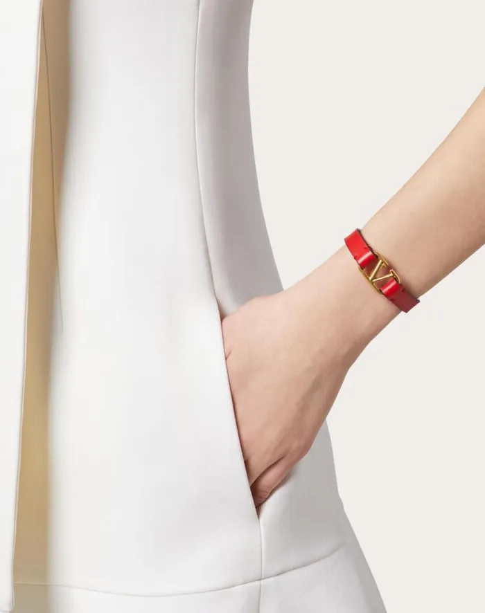 Valentino Jewelry Woman Vlogo Signature Calfskin Bracelet For Woman In Rose Cannelle Rose Cannelle Valentino Jewelry Woman Vlogo Signature Calfskin Bracelet For Woman In Rose Cannelle Rose Cannelle