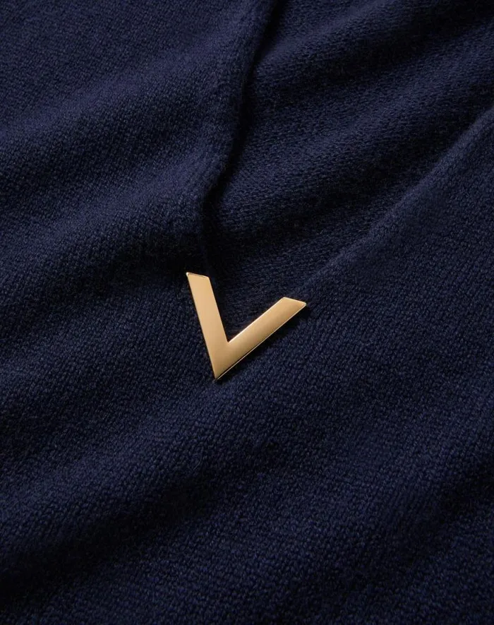 Valentino Knitwear Woman V Gold Cashmere Jumper For Woman In Navy Navy Valentino Knitwear Woman V Gold Cashmere Jumper For Woman In Navy Navy