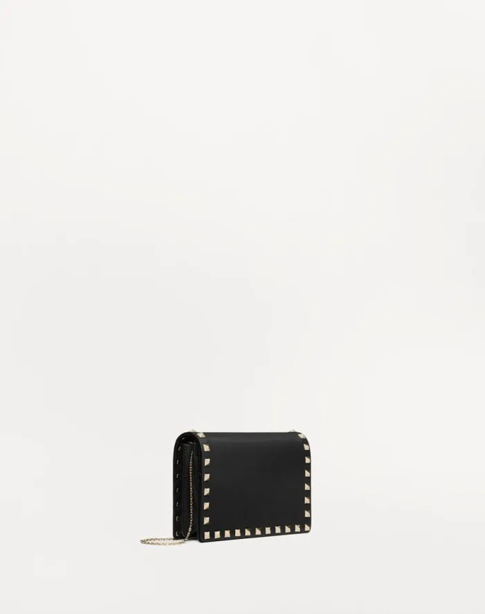 Valentino Mini Bags Woman Rockstud Calfskin Chain Pouch For Woman In Poudre Poudre Valentino Mini Bags Woman Rockstud Calfskin Chain Pouch For Woman In Poudre Poudre