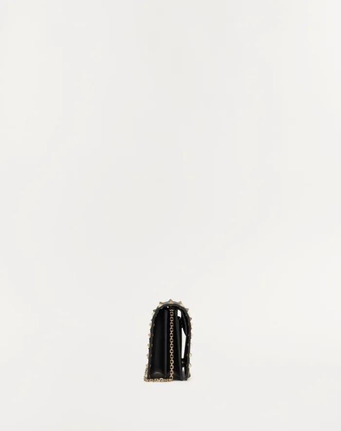 Valentino Mini Bags Woman Rockstud Calfskin Chain Pouch For Woman In Poudre Poudre Valentino Mini Bags Woman Rockstud Calfskin Chain Pouch For Woman In Poudre Poudre