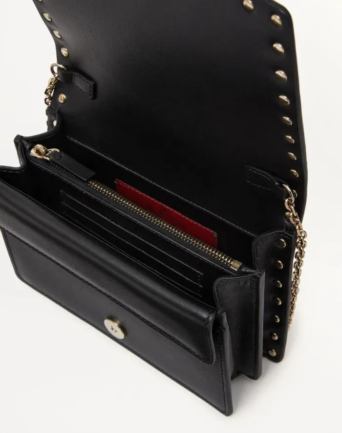 Valentino Mini Bags Woman Rockstud Calfskin Chain Pouch For Woman In Poudre Poudre Valentino Mini Bags Woman Rockstud Calfskin Chain Pouch For Woman In Poudre Poudre