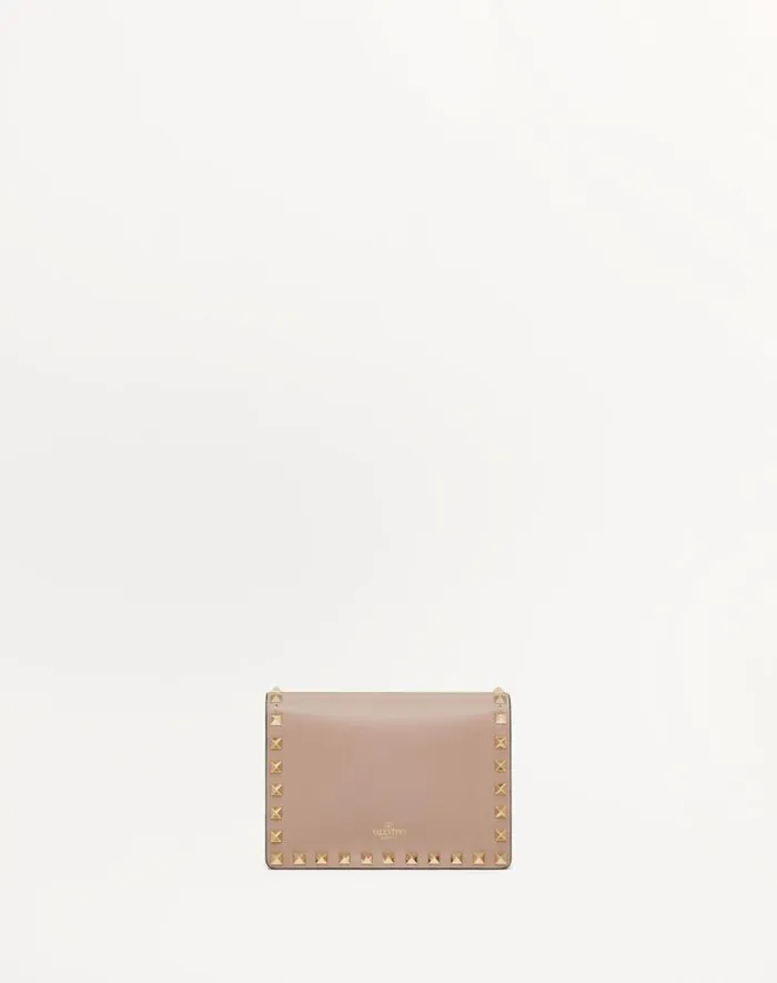 Valentino Mini Bags Woman Rockstud Calfskin Chain Pouch For Woman In Poudre Poudre Valentino Mini Bags Woman Rockstud Calfskin Chain Pouch For Woman In Poudre Poudre
