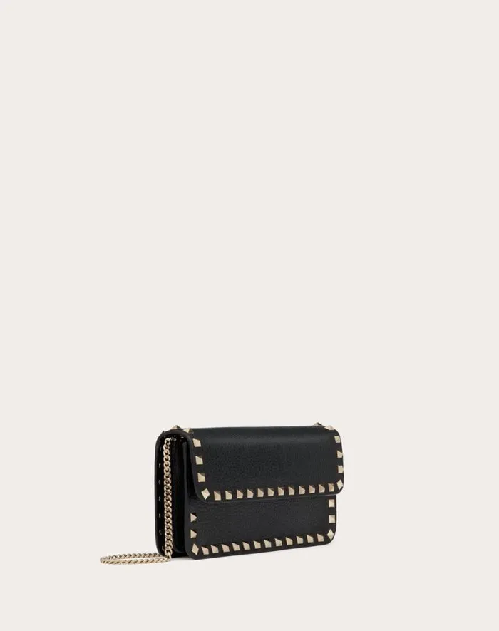 Valentino Mini Bags Woman Rockstud Grainy Calfskin Chain Pouch For Woman In Poudre Poudre Valentino Mini Bags Woman Rockstud Grainy Calfskin Chain Pouch For Woman In Poudre Poudre
