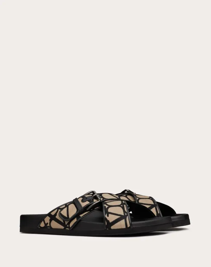 Valentino Sandals Man Fussfriend Slide Sandal In Toile Iconographe Technical Fabric For Man In Naturalblack Naturalblack Valentino Sandals Man Fussfriend Slide Sandal In Toile Iconographe Technical Fabric For Man In Naturalblack Naturalblack