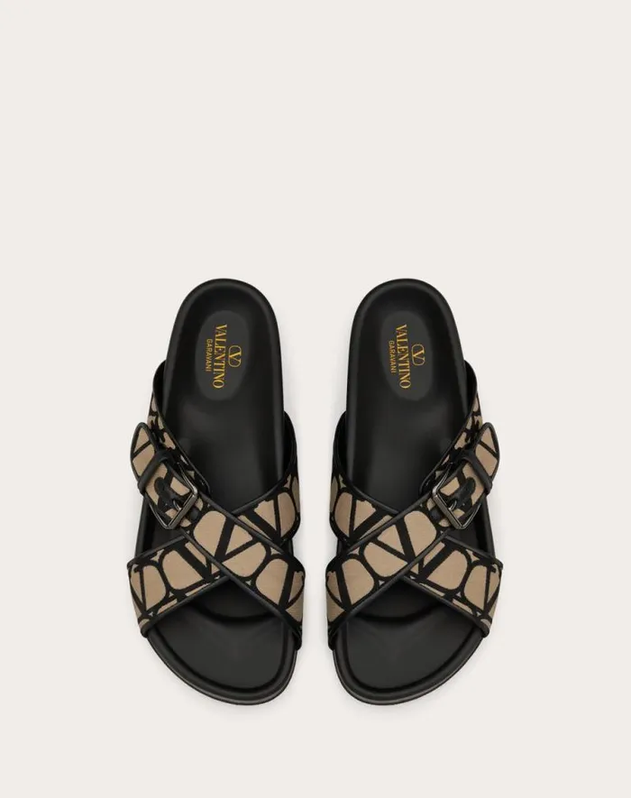 Valentino Sandals Man Fussfriend Slide Sandal In Toile Iconographe Technical Fabric For Man In Naturalblack Naturalblack Valentino Sandals Man Fussfriend Slide Sandal In Toile Iconographe Technical Fabric For Man In Naturalblack Naturalblack