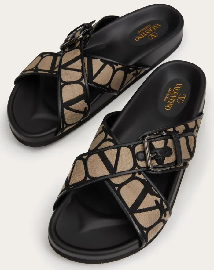 Valentino Sandals Man Fussfriend Slide Sandal In Toile Iconographe Technical Fabric For Man In Naturalblack Naturalblack Valentino Sandals Man Fussfriend Slide Sandal In Toile Iconographe Technical Fabric For Man In Naturalblack Naturalblack