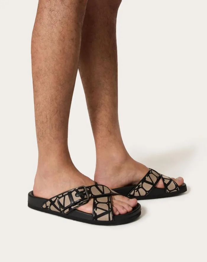 Valentino Sandals Man Fussfriend Slide Sandal In Toile Iconographe Technical Fabric For Man In Naturalblack Naturalblack Valentino Sandals Man Fussfriend Slide Sandal In Toile Iconographe Technical Fabric For Man In Naturalblack Naturalblack