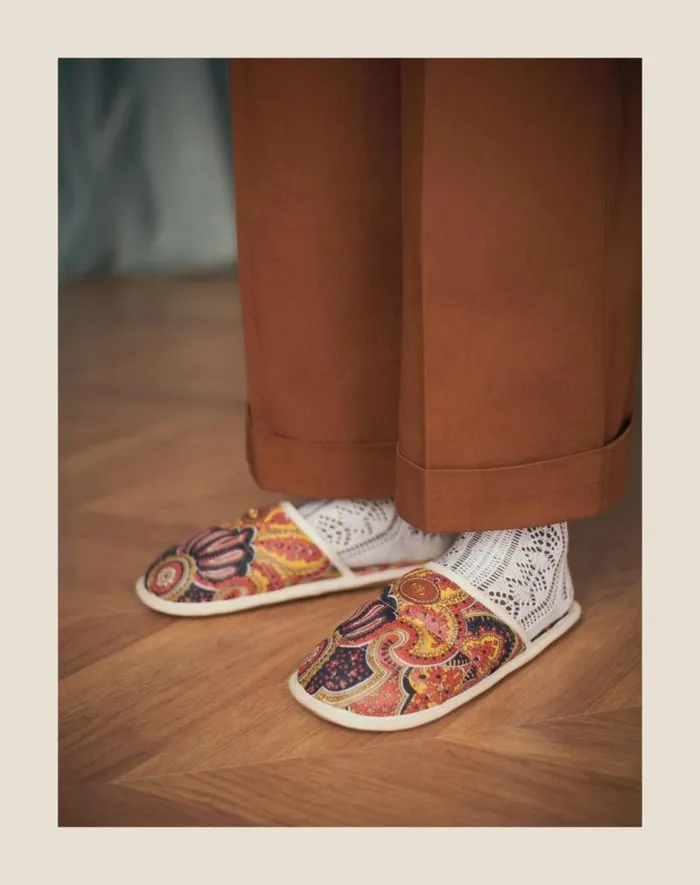 Valentino Sandals Man Ta Chambre Slide In Voyage Imaginaire Denim Fabric For Man In Multicolorivory Multicolorivory Valentino Sandals Man Ta Chambre Slide In Voyage Imaginaire Denim Fabric For Man In Multicolorivory Multicolorivory