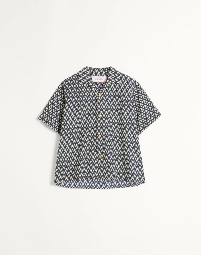 Valentino Shirts Man Cotton Popeline Bowling Shirt With Toute La V Print For Man In Navycream Navycream Valentino Shirts Man Cotton Popeline Bowling Shirt With Toute La V Print For Man In Navycream Navycream